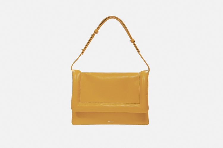 ester big one tone honey