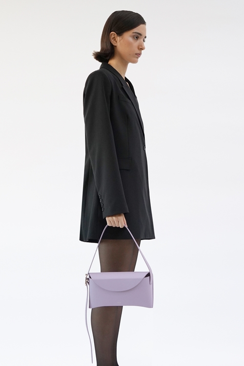aida one tone lilac with model