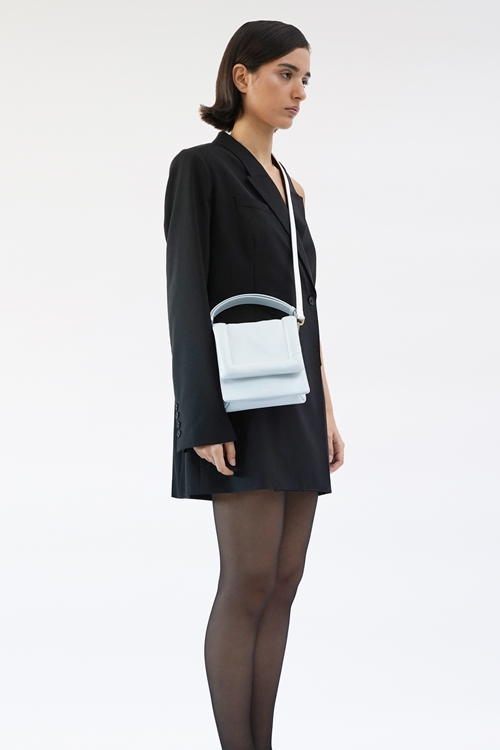 ester small one tone azure with model