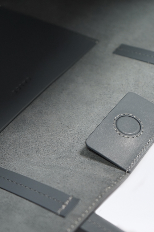 grete one tone grey detail 2