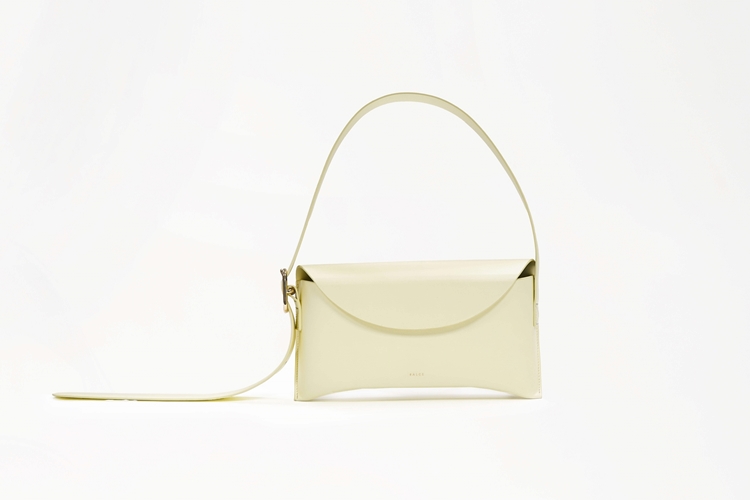 aida one tone yellow front