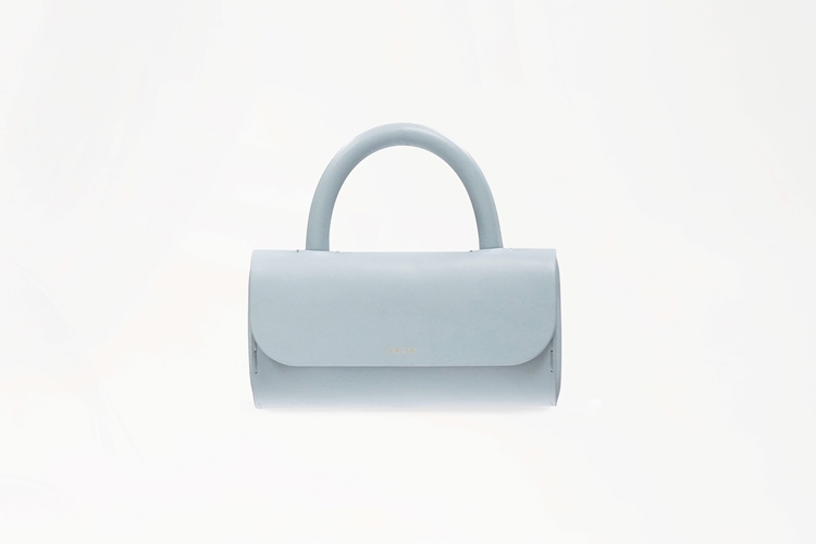 pitus medium one tone sky front