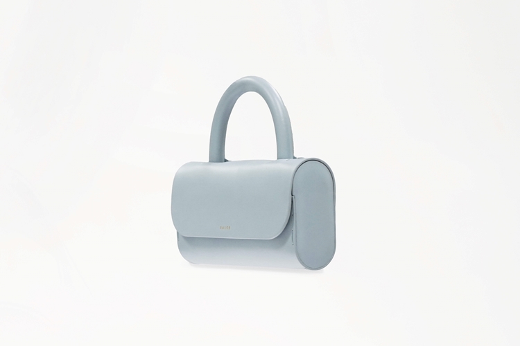 pitus medium one tone sky lateral