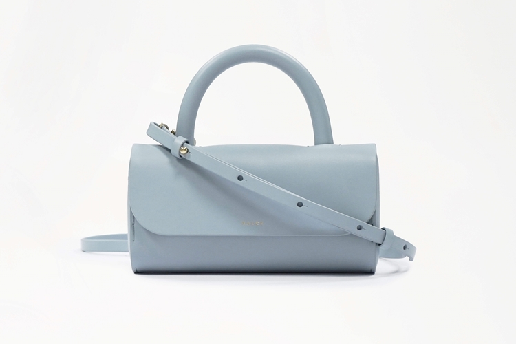 pitus medium one tone sky with shoulder belt