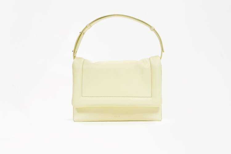 ester big one tone yellow front