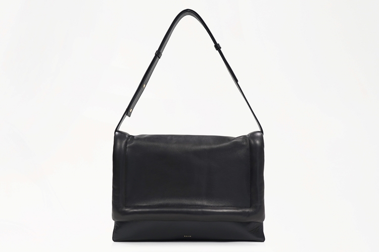 ester XL one tone black front