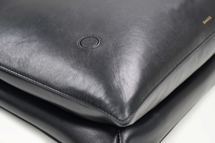 ester XL one tone black detail 2