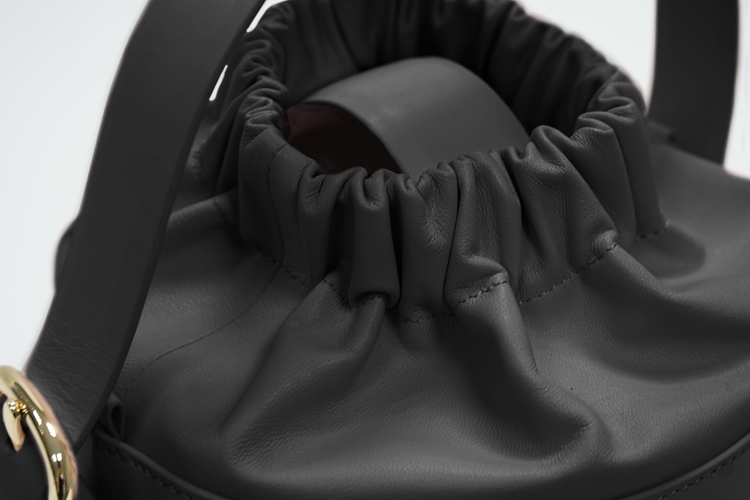 dan one tone black open