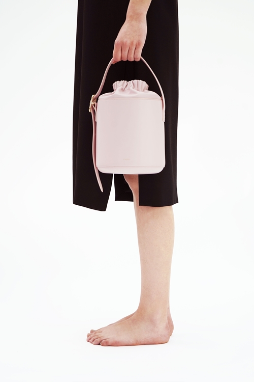 dan one tone pink with model