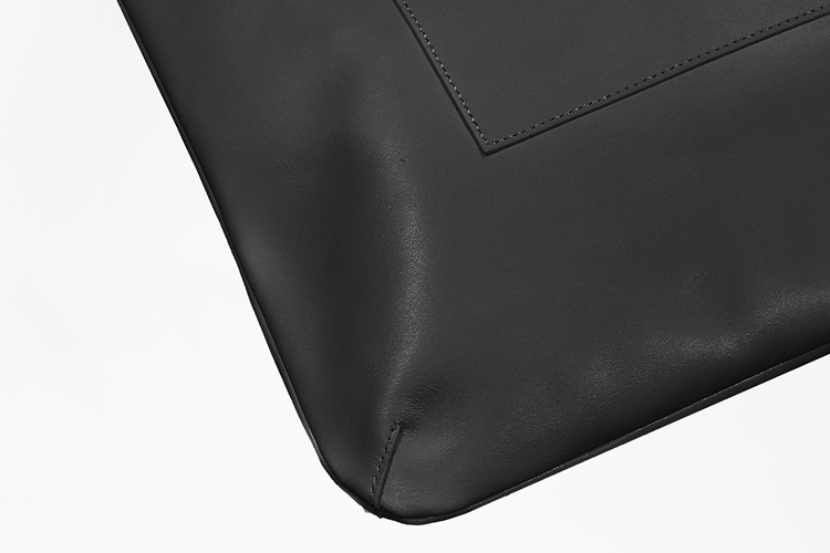 carola one tone black detail 2