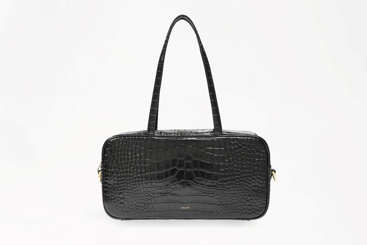 arisa cocco black front