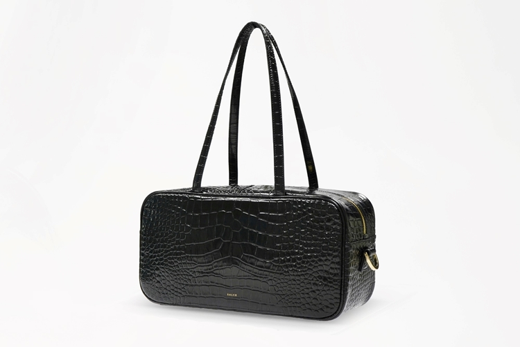 arisa cocco black lateral