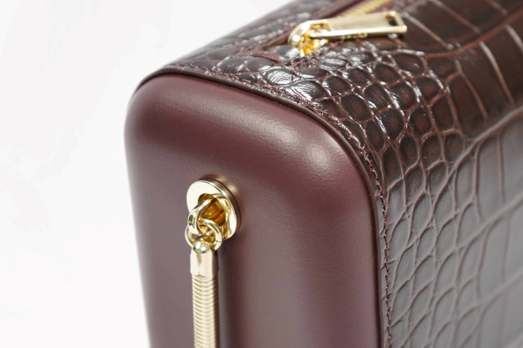 squeeze baguette cocco burgundy detail 2
