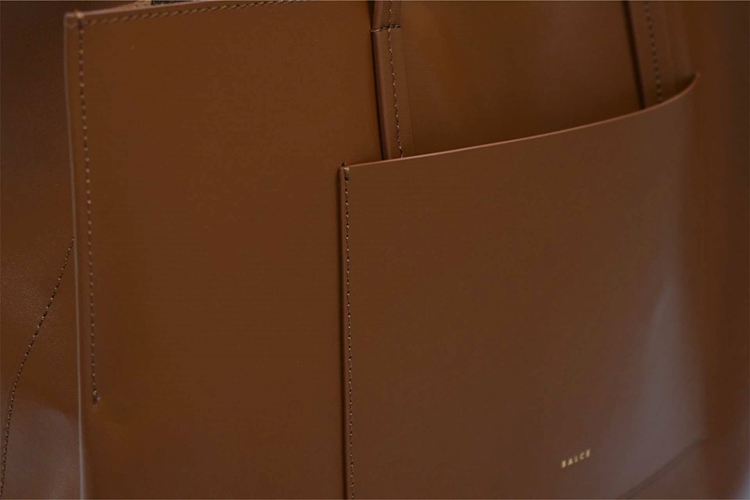 grete one tone brown detail 1