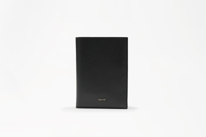 passport holder one tone black front