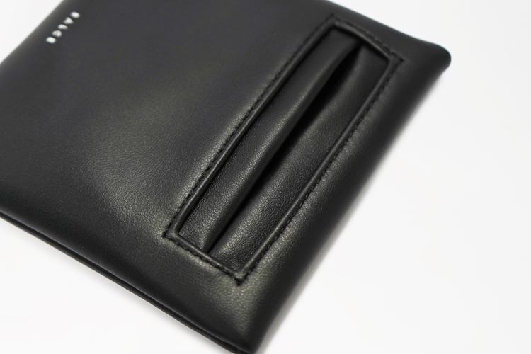 key case one tone black detail